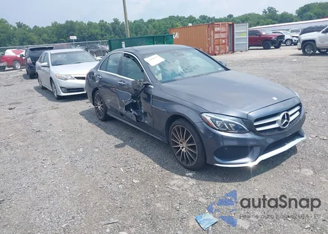 2015 Mercedes-Benz C 300 4Matic/Luxury 4Matic/Sport 4Matic из США, поврежденный, VIN 55SWF4KB9FU010078